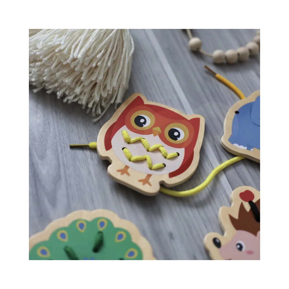 CLASSIC WORLD Drewniana Sznurowanka Przeplatanka Nawlekanka Przewlekanka Zwierzątka 10 el.