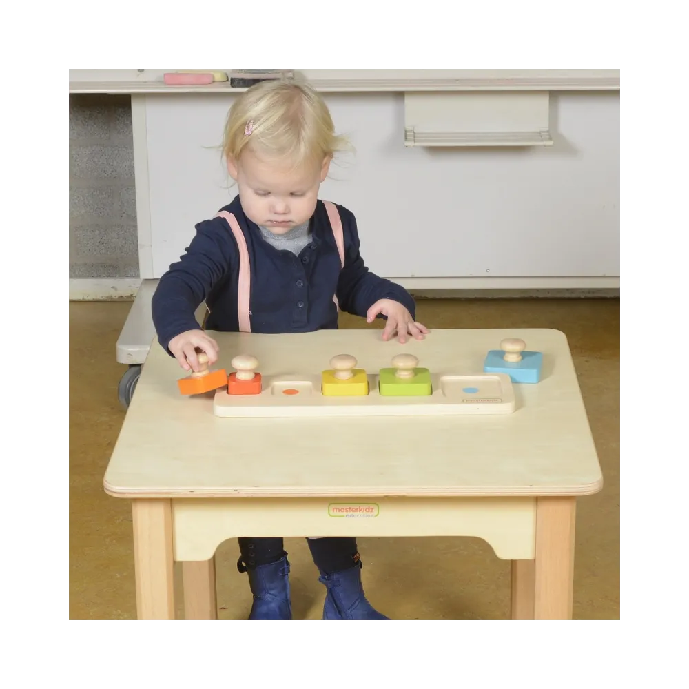 Dwustronna gra edukacyjna dla małych dzieci.