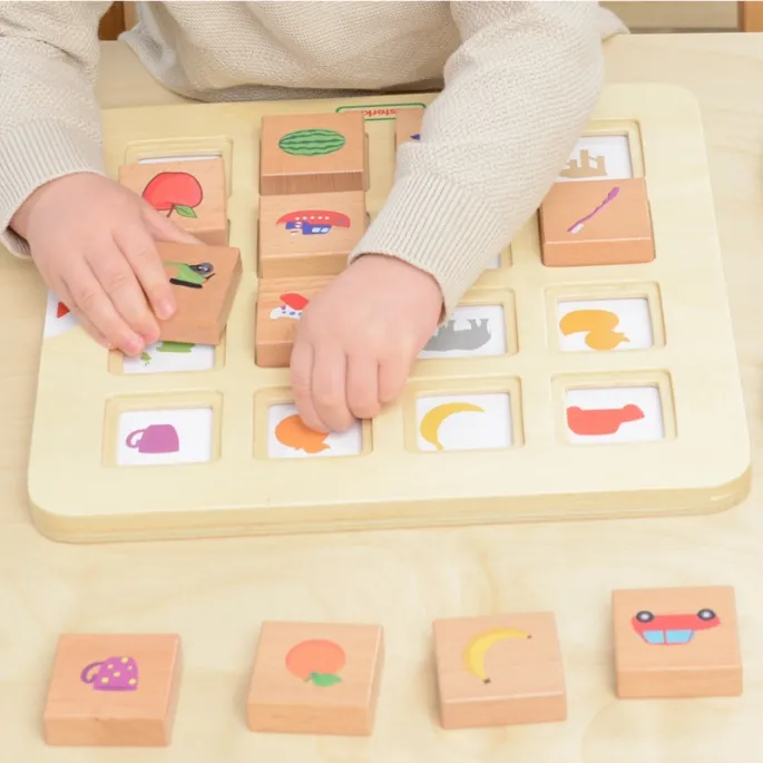 Solidne drewniane klocki rozwijające spostrzegawczość