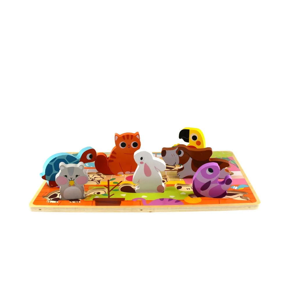 Plansza z drewnianymi puzzlami przedstawiająca zwierzątka w domu