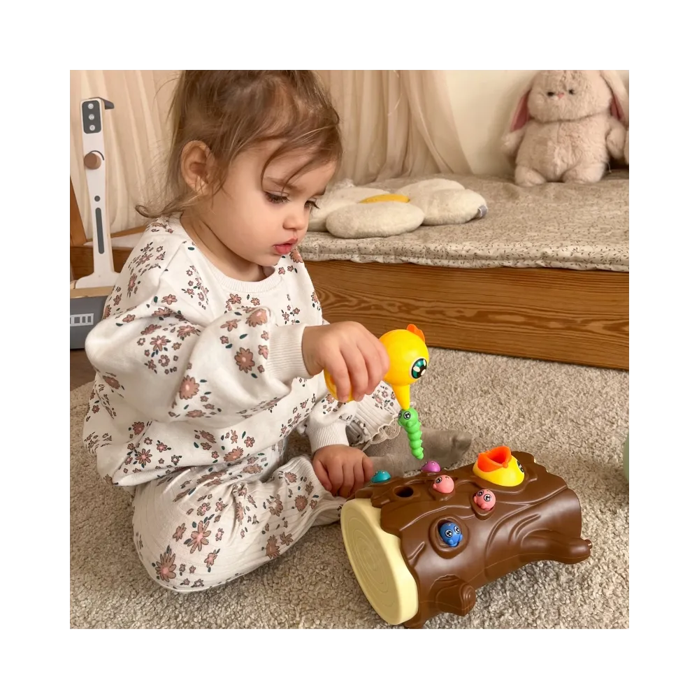 Dzięcioły i robaczki w grze zręcznościowej dla dzieci