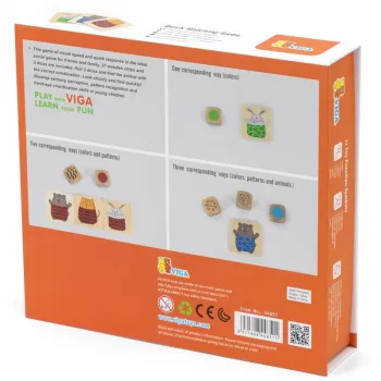 Dziecko bawiące się drewnianą układanką rozwijającą logiczne myślenie