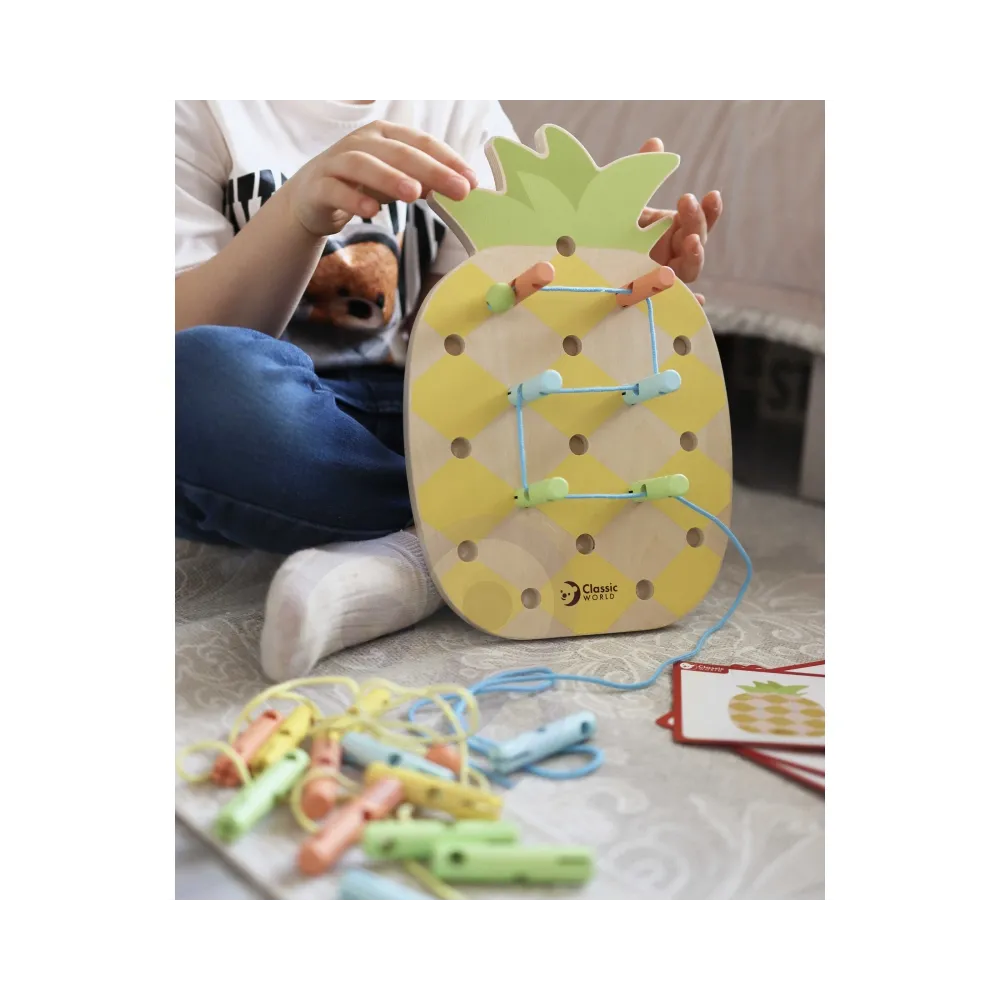 CLASSIC WORLD Wooden Threader Pineapple Pegs 21 pcs.