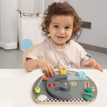 Edukacyjna zabawka z elementami do manipulacji