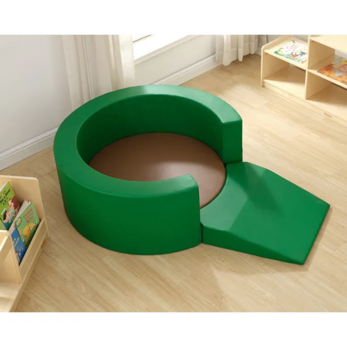 Przestronny Kącik Zabaw idealny do przedszkoli i szkół.