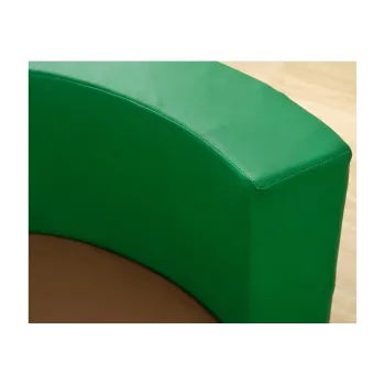 Rampa ułatwiająca dostęp do Kącika Zabaw dla najmłodszych.