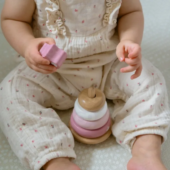 Drewniana zabawka rozwijająca koordynację ręka-oko