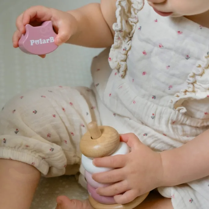 Klocki do układania w kształcie piramidki - zabawa i nauka