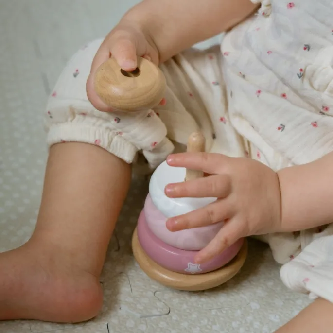 Zabawka z drewna wspierająca kreatywność malucha