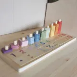 Liczydło drewniane z elementami do sortowania i rozpoznawania cyfr