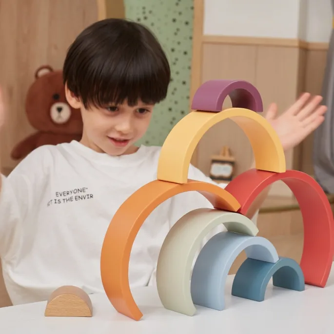 Kreatywna zabawa z klockami Montessori