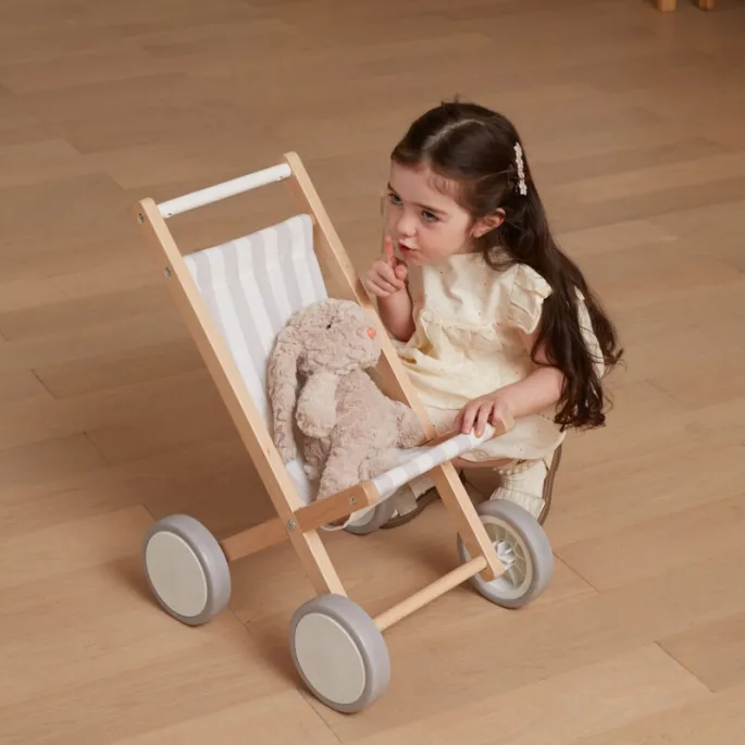 Wózek dla lalek rozwijający kreatywność dziecka