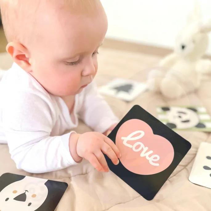 Drewniana grzechotka roller stymulująca wyobraźnię