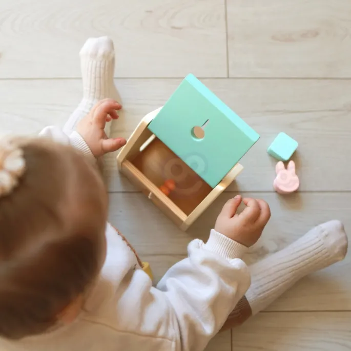 Zabawka do przewlekania w kształcie królika