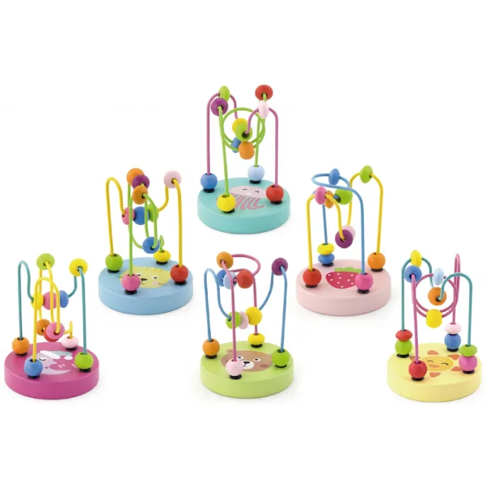 Ruchome koraliki w labiryncie motorycznym dla małych odkrywców.