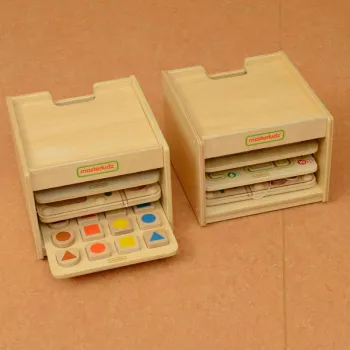 MASTERDKIZ Szafka do Przechowywania Poręcznych Tablic Edukacyjnych Mała na 3 Tablice