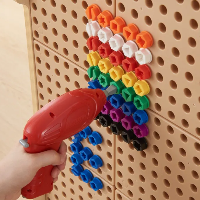 Kolorowe akcesoria do kreatywnych zabaw dziecięcych