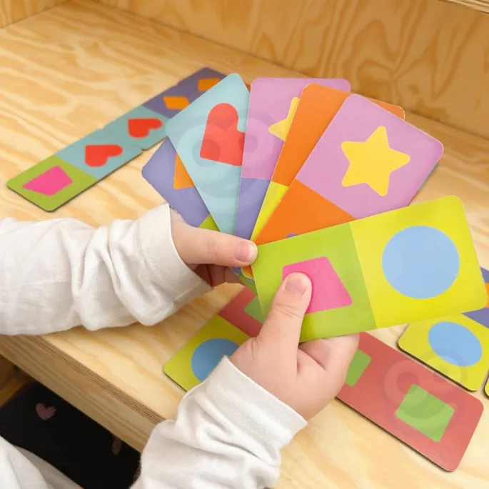 Puzzle z transportem zwierząt do nauki dla dzieci.