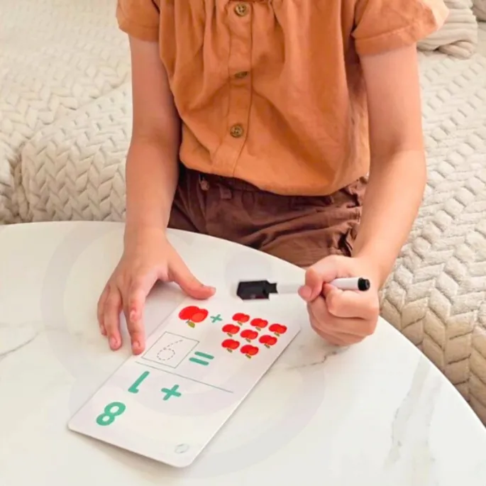 Zestaw fiszek do nauki cyfr i rozwijania umiejętności