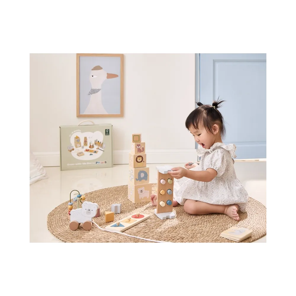 Drewniana przebijanka z młotkiem i kolorowymi kołkami dla niemowląt