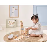 Drewniana przebijanka z młotkiem i kolorowymi kołkami dla niemowląt