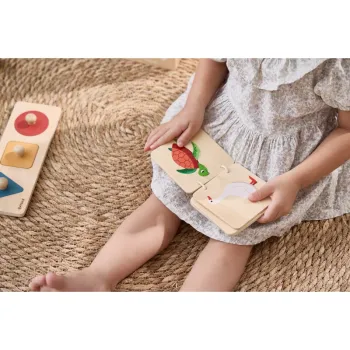 Układanka geometryczna dla dzieci uczących się kształtów i kolorów