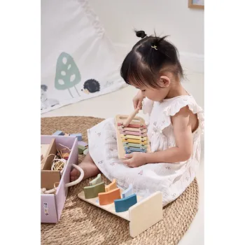 Zjeżdżalnia z samochodzikami rozwijająca koordynację ręka-oko