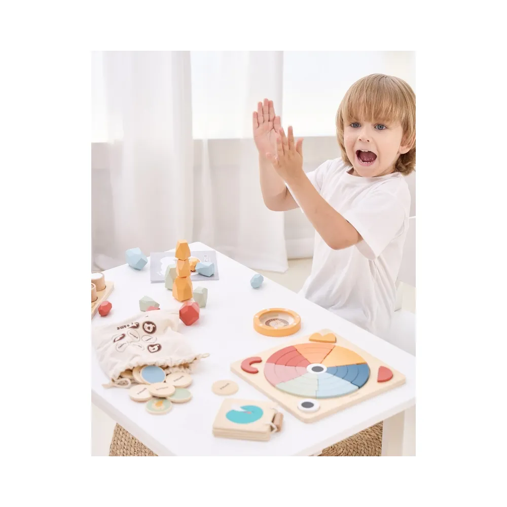 Drewniana książeczka wprowadzająca w świat emocji