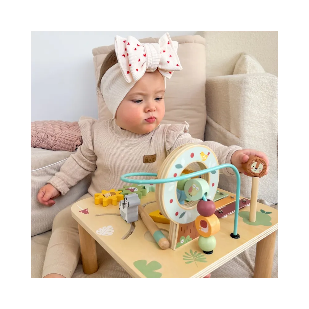 Bezpieczna zabawka edukacyjna z naturalnego drewna.