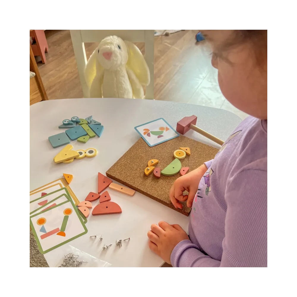 WOOPIE GREEN Drewniana Przybijanka z Młotkiem Układanka 20 wzorów 82 el.