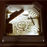 Drewniana rama sensoryczna Masterkidz do zabaw edukacyjnych dzieci