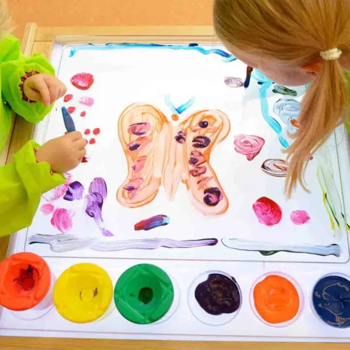 Innowacyjny panel LED dla małych artystów