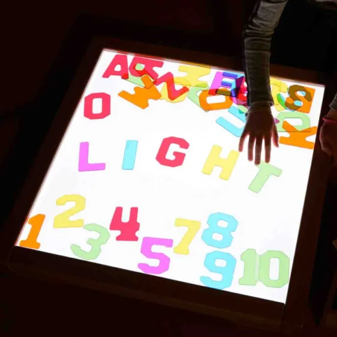 Zabawa z kolorami i światłem w Masterkidz