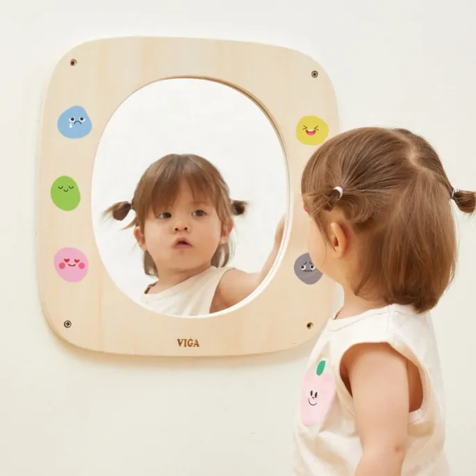 Bezpieczne lusterko wspierające rozwój dzieci.