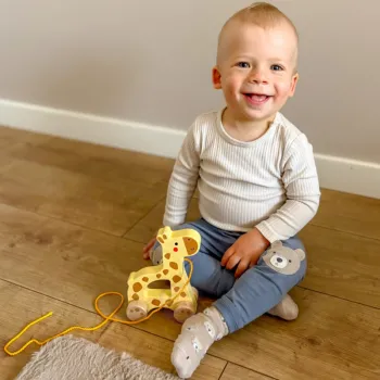 Urocza żyrafka z kółkami do wspólnej zabawy