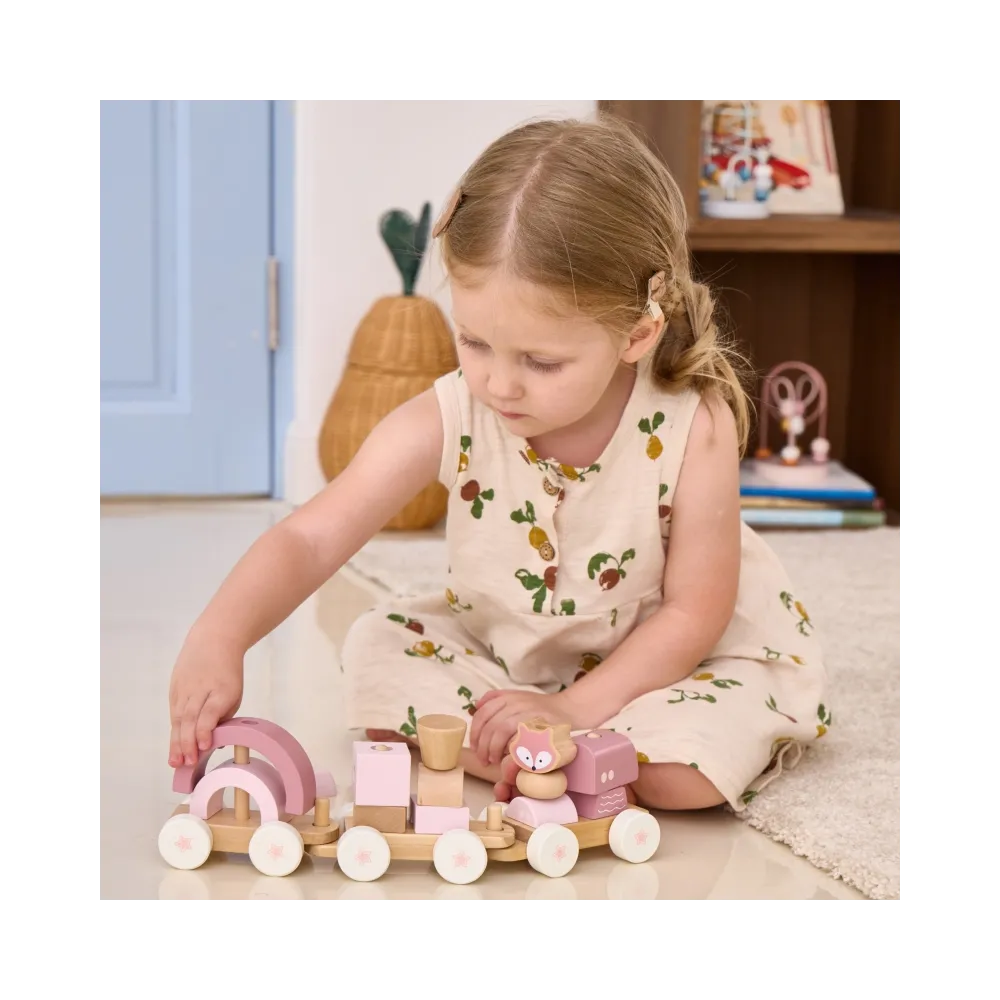 Drewniana kolejka wspierająca rozwój dziecka