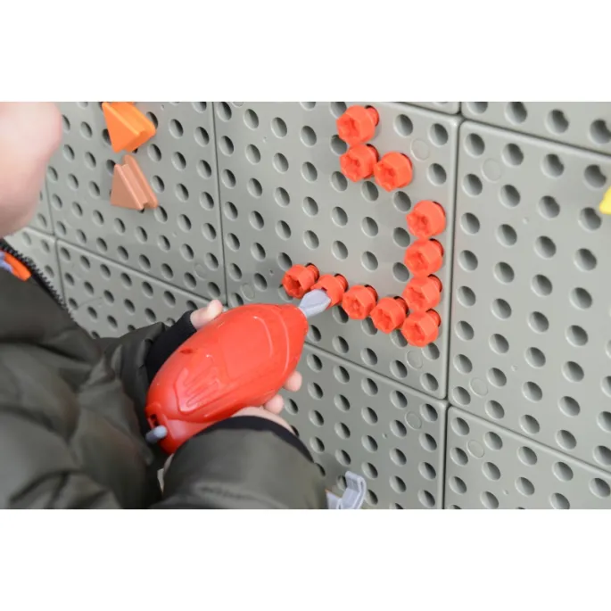 Drewniana półka na narzędzia z zestawu MASTERKIDZ