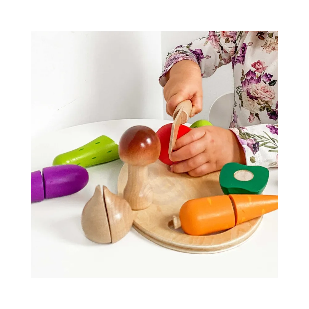 Zestaw do krojenia warzyw z drewnianą deską