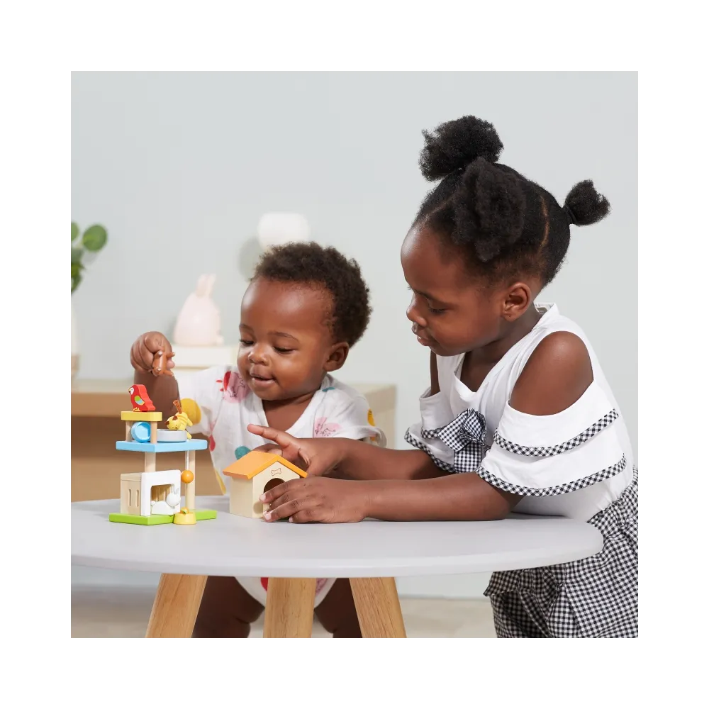 Zwierzęta domowe VIGA w mini placu zabaw dla dzieci