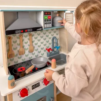 Drewniana zabawka edukacyjna dla małych kucharzy