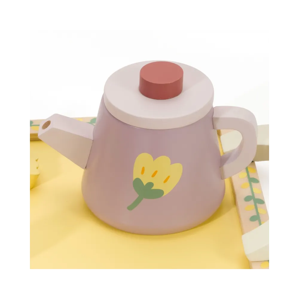 Drewniane filiżanki i talerzyki dla dzieci