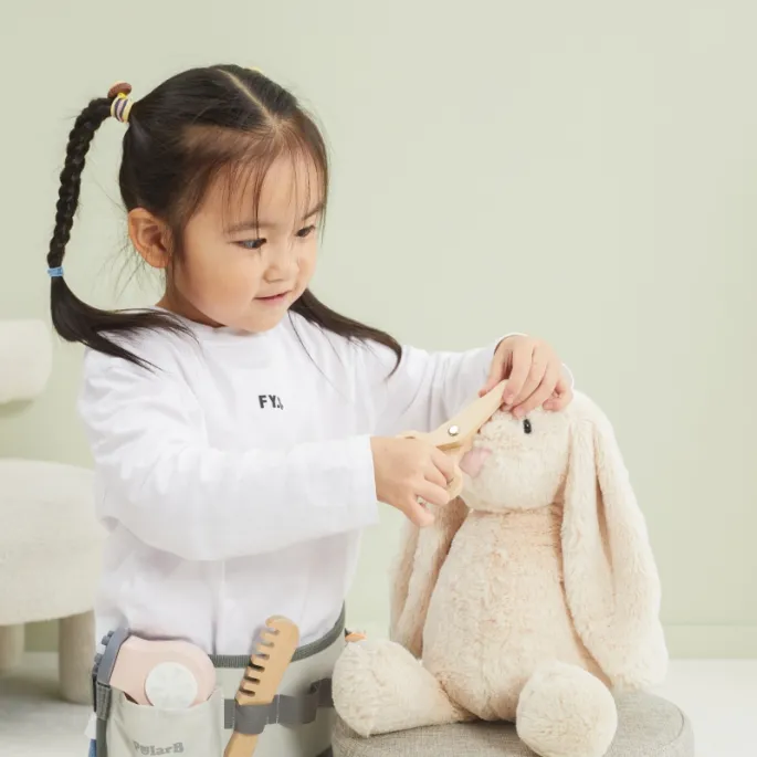 Bezpieczne narzędzia fryzjerskie z drewna