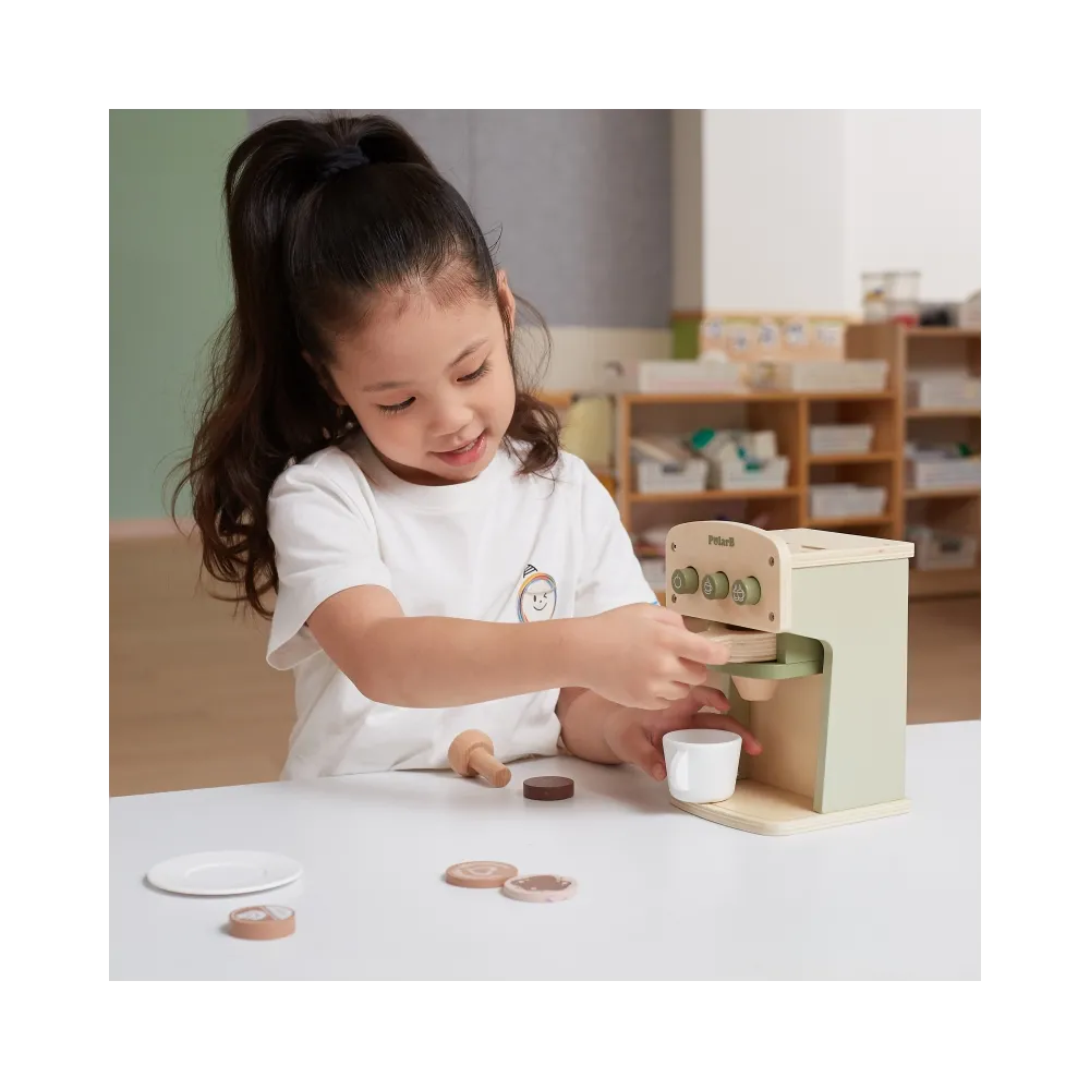 Drewniany ekspres do kawy z akcesoriami dla maluchów