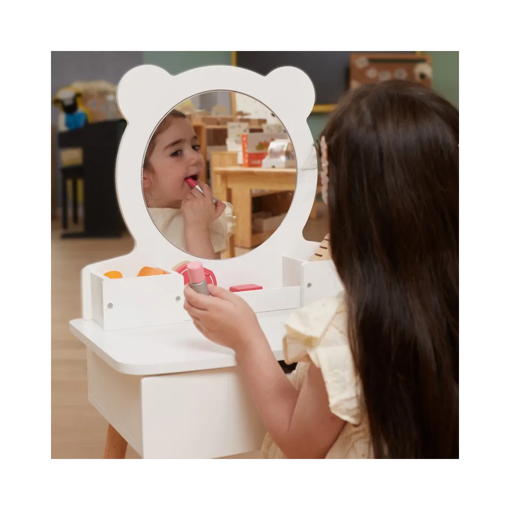 Praktyczne krzesełko do toaletki dla małych księżniczek