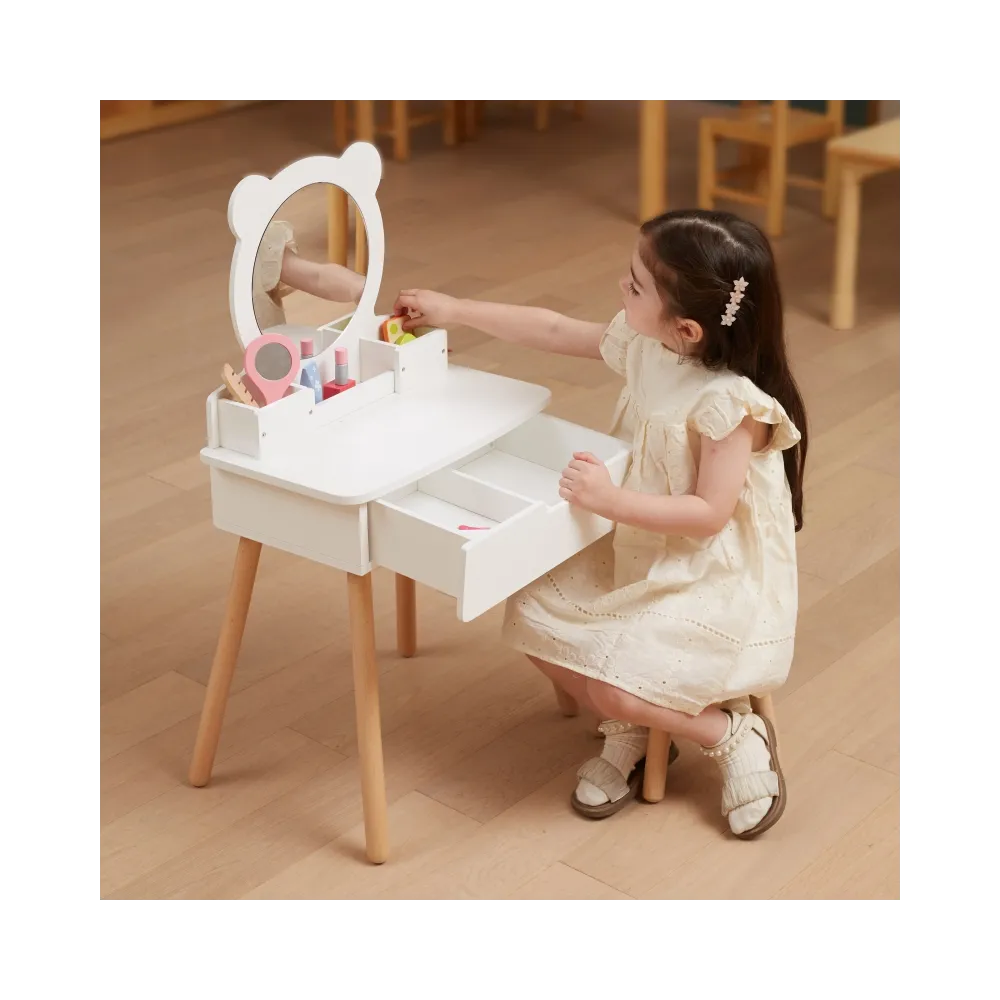 Wysięgnik dla akcesoriów pod lustrem toaletki