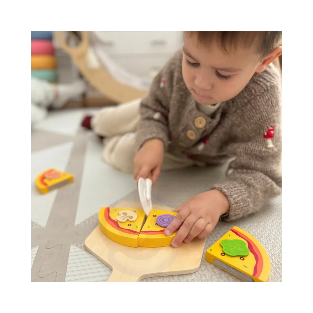 Zabawa w kuchnię z drewnianym piecem do pizzy