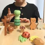 Zestaw układanek w stosy z elementami lasu