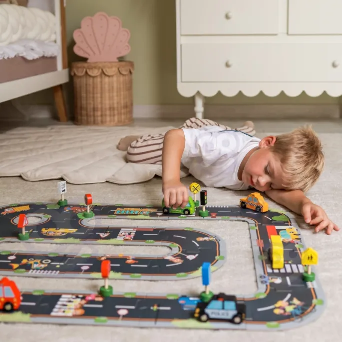 Zestaw puzzli ze znakami drogowymi dla młodych konstruktorów.