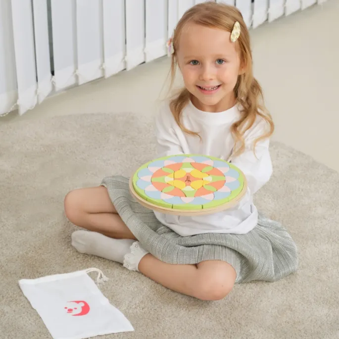 Drewniane klocki w motywach kwiatowych do zabawy