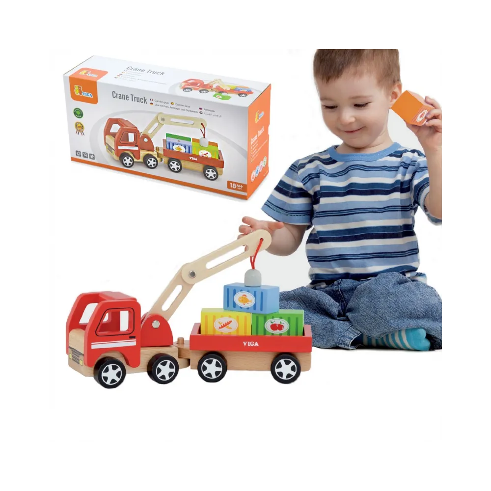 Drewniany dźwig z kolorowymi kontenerami dla dzieci